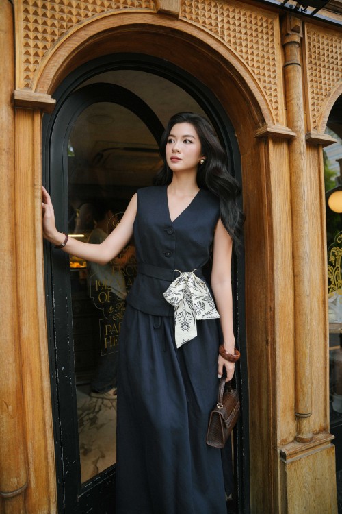 Sixdo Navy Linen Flared Skirt